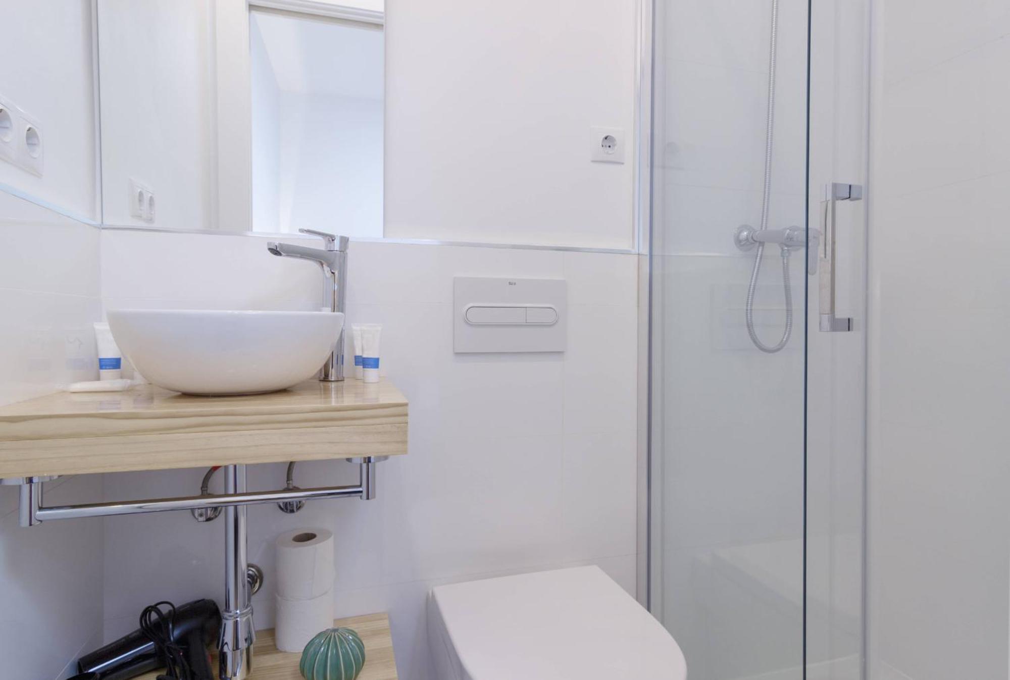 Ola Living Camp Nou Apartment L'Hospitalet de Llobregat Exterior photo